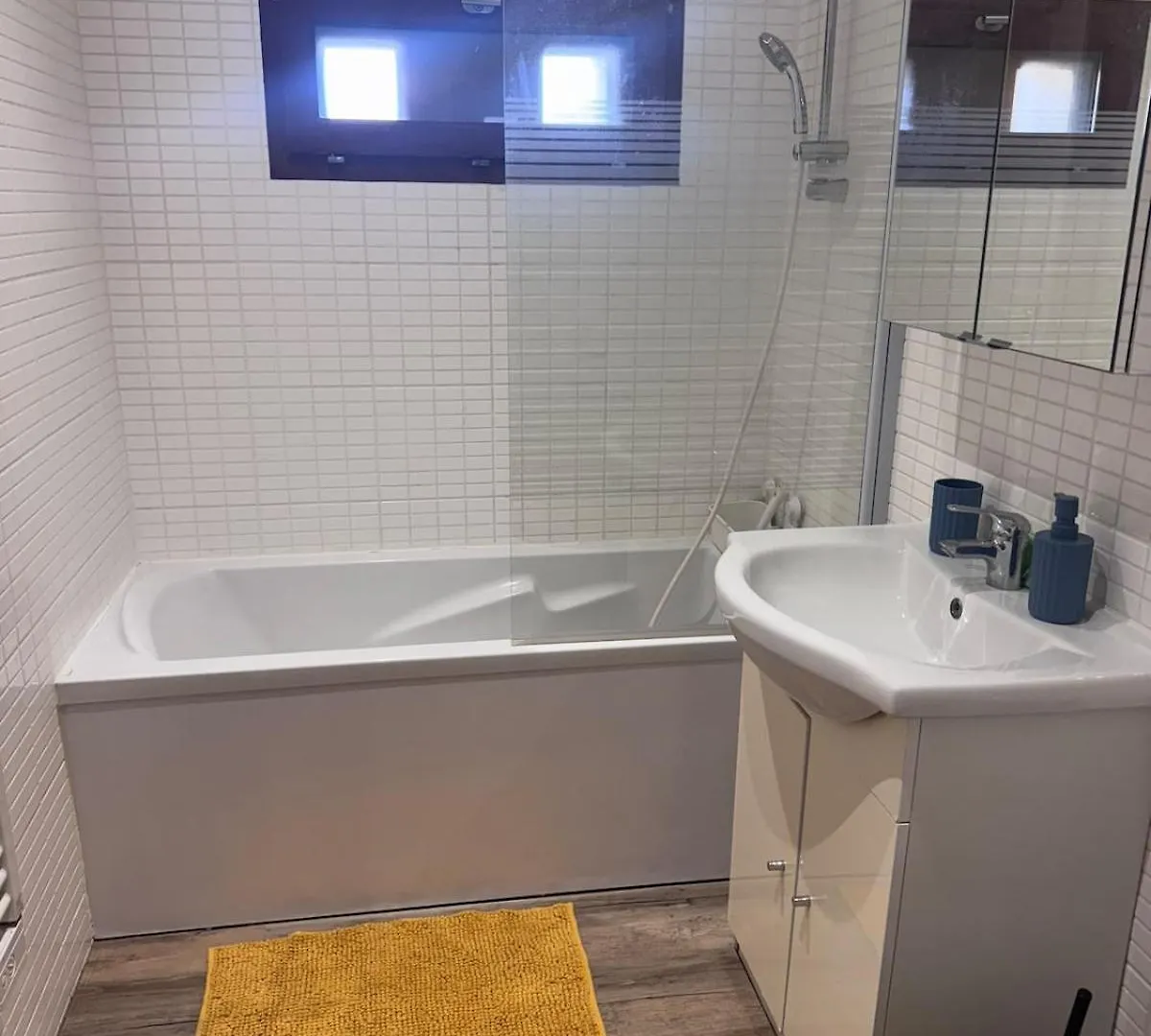 Pied Dans L'O 2 Chambres La Seyne-sur-Mer 0*,  France